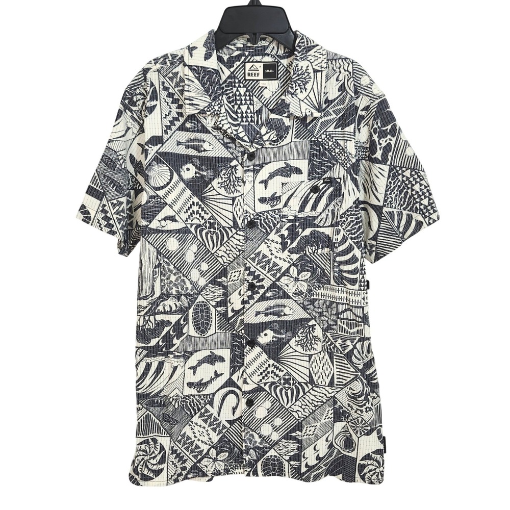 NEW Reef‎ Beckham Camp Shirt Mens Small Tribal Fish Perforated Wicking Button Up